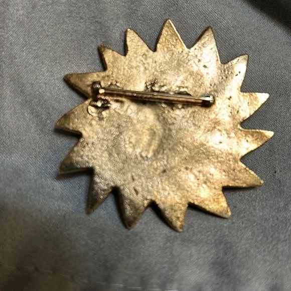 Vintage Todd Oldham gold rhinestone brooch - Picture 5 of 8